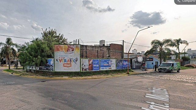 El terreno en la esquina de Bulevar Muttis y 7 Jefes en la Costanera