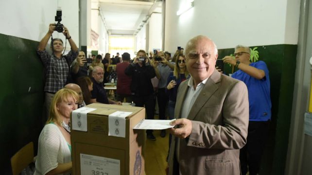 El gobernador Miguel Lifschitz votó en la Escuela Alberdi
