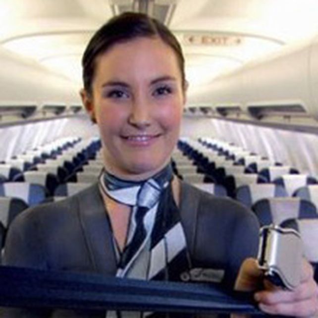 El video de las azafatas que se desnudan para dar instrucciones de vuelo