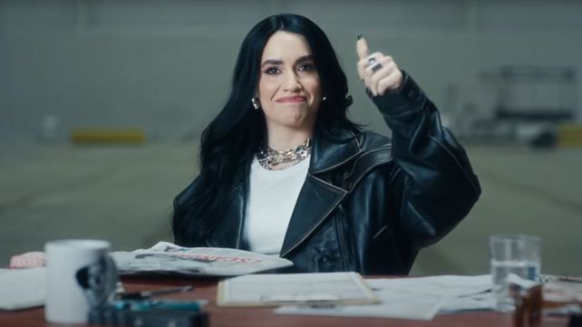 Lali sorprendió a sus fans con café y medialunas