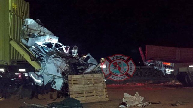 Choque de camiones en la Autovía Artigas: rescataron a un conductor que había quedado atrapado