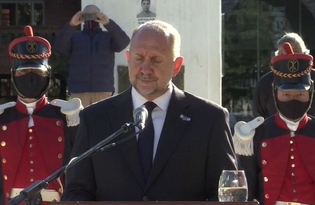 Hoy estamos en guerra con un enemigo que viaja con nosotros