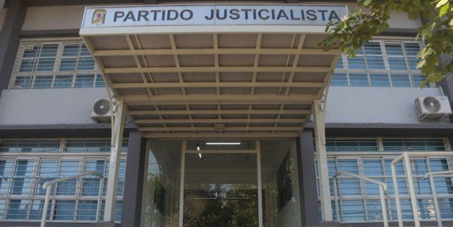 El peronismo de Santa Fe no sale de la zona de crisis y dilata definiciones de cara a 2027