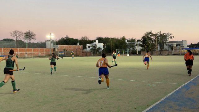 En el duelo paranaense por el Torneo Dos Orillas