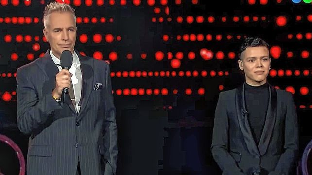Santiago Borda recordó sus inicios en la música y conquistó a los coaches