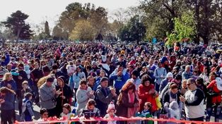 Una edición anterior de la mini Maratón, tan populosa como la que se espera para este domingo a las 1o, en parque Alem.