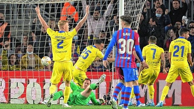 Cádiz dio la nota en España al superar a Barcelona