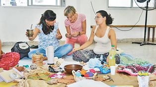 El arte de tejer: una técnica que se rescata y abre la puerta a la amistad