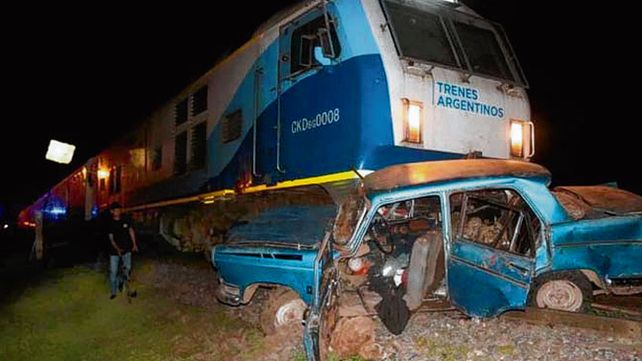 cruce. El siniestro ocurrió sobre un paso a nivel urbano.