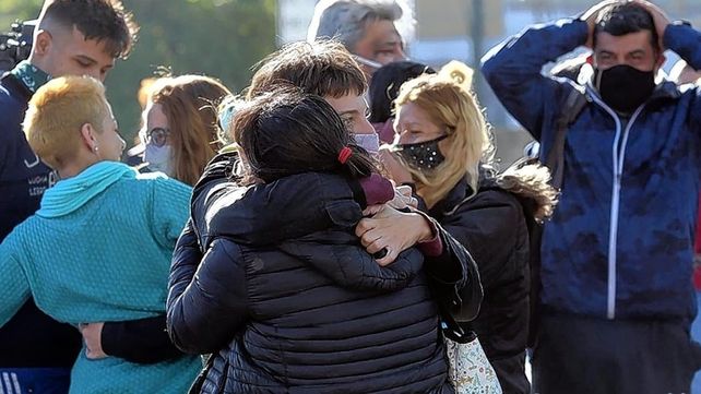 La nena le preguntó varias veces ¿Cuándo venís mamá?
