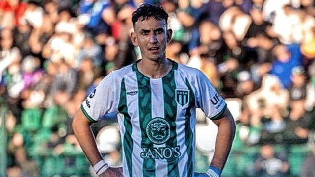 Colón avanza para sumar al delantero Bruno Nasta.