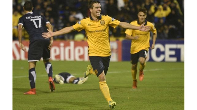 En Central. Lo Celso celebra frente a Vélez uno de los tres goles que anotó con la casaca auriazul.&nbsp;