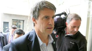 El ministro Prat Gay se va del Gobierno