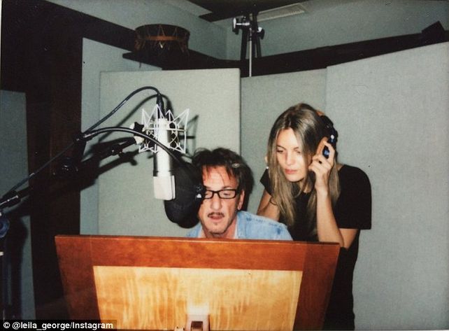 Sean Penn a los besos con Leila George, la hija de 24 años de Vincent DOnofrio