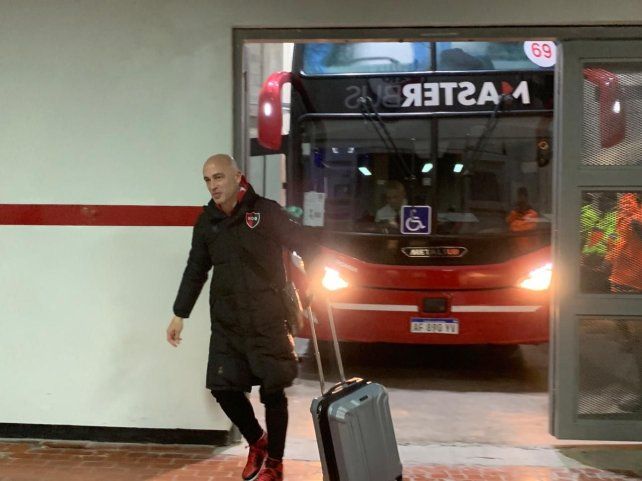 Sebastián Méndez arribó al Monumental con el plantel leproso.