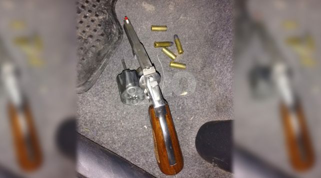 Locura total con un preso armado hasta los dientes