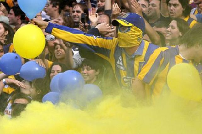 Incidentes entre hinchas de Central y la policía de Santa Fe tras el partido