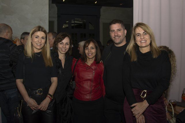 Alejandra Mattheus, Marité Miglionico, Marina Machuca, Juan Junco y Jorgelina Fay