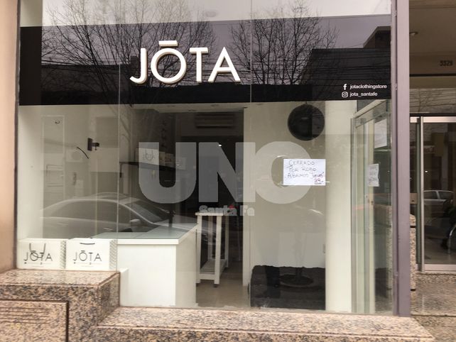 A horas de inaugurar, le desvalijaron el local de ropa a metros de la Policía Federal
