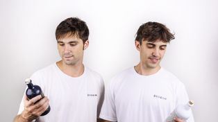 Pedro Apodaca y Federico Gonzalez, creadores del gin Diodin, con fábrica en Pergamino.