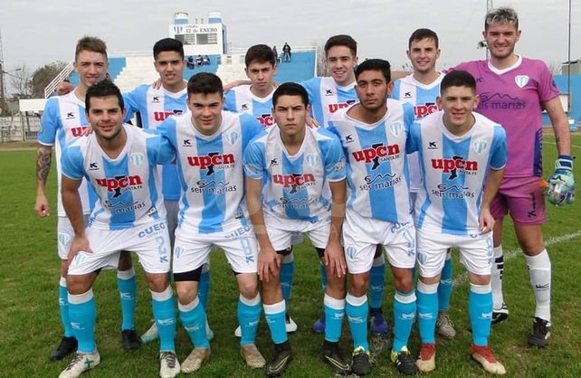 Continúa la disputa de la última fecha