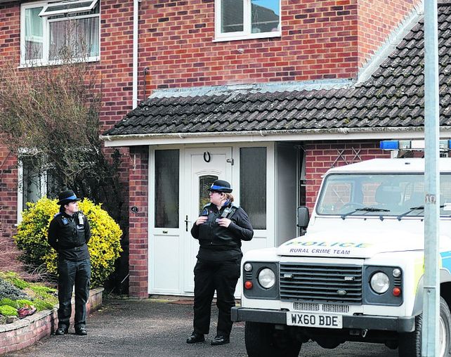 Alerta. La policía británica custodia la casa donde vivía Skripal en Salisbury.