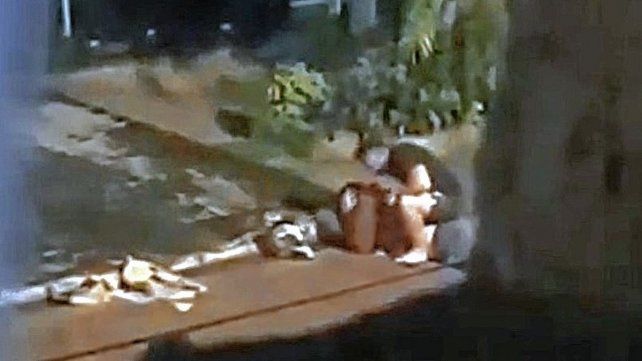 Molió a golpes al repartidor por llegar con la pizza fría