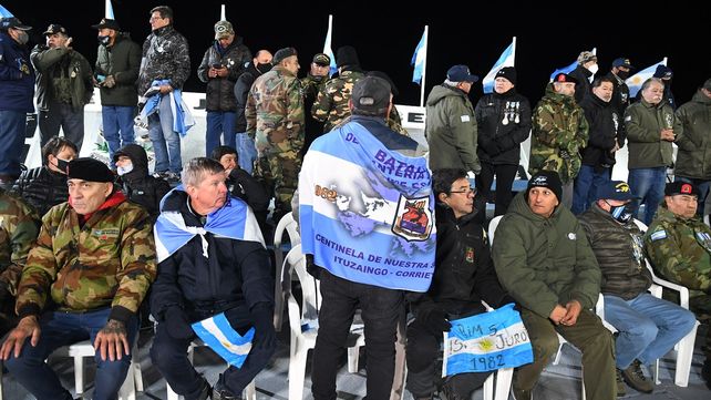 Malvinas: una multitud se congregó en la vigilia en Tierra del Fuego