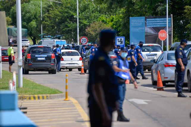 Videos-La Previa: amplio control en el túnel a hinchas de Colón
