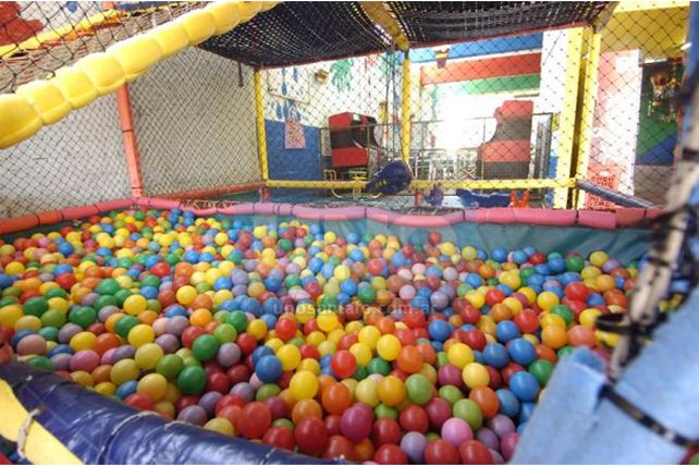 Los peloteros deberán incluir juegos para niños y niñas discapacitados