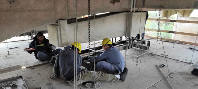 Refuerzan con vigas suplementarias el Puente Carretero de la RN 11, que une Santa Fe con Santo Tomé