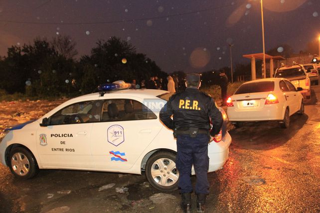 La policía trabajando en Anacleto Medina. Foto UNO Archivo Diego Arias.&nbsp;