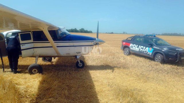 El encargado de un campo de la zona rural de Curupaytí encontró una avioneta el jueves alrededor de las 15