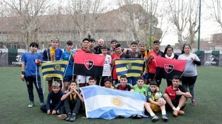 Como cada año leprosos y canallas de Villa Banana protagonizan el clásico del barrio.