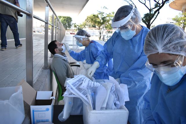 Hisopos industria argentina. Una pyme santafesina desarrolla todo el proceso