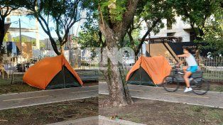 Barrio Candioti Sur. La aparición de una carpa en plena ciclovía alertó a los vecinos y profundizó la constante presencia de limpiavidrios.