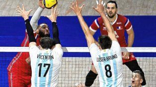 Con el paranaense Luciano Vicentín como figura, Argentina eliminó a Francia y pasó a octavos.