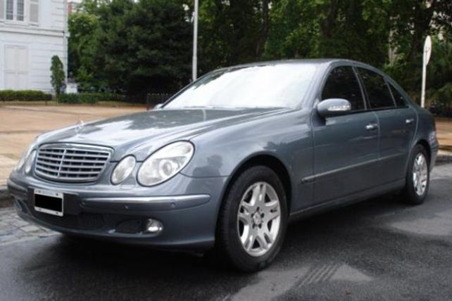 Robaron un Mercedes Benz de la agencia Ricardo Bieler de Santa Fe