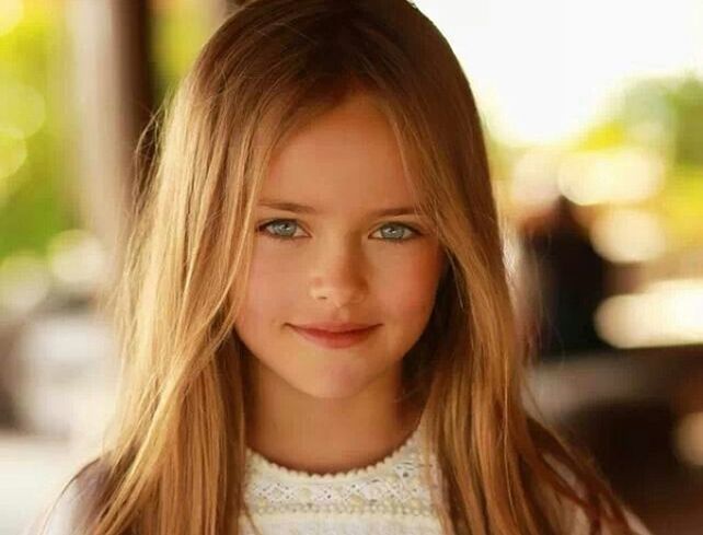 Las redes sociales estallan con las fotos de la niña más linda del mundo