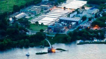 Rosario y Funes estarán tres hora sin suministro de agua debido a reparaciones en la planta del barrio Arroyito. Rosario y Funes estarán tres hora sin suministro de agua debido a reparaciones en la planta del barrio Arroyito.