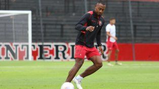 Willer Ditta reaparece luego de cumplir las dos fechas de suspensión en Newells.