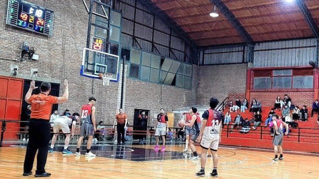 Oficial A2: Colón (SF) y República del Oeste extendieron sus invictos