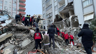 Terremoto de 7,8 grados arrasa el sur de Turquía