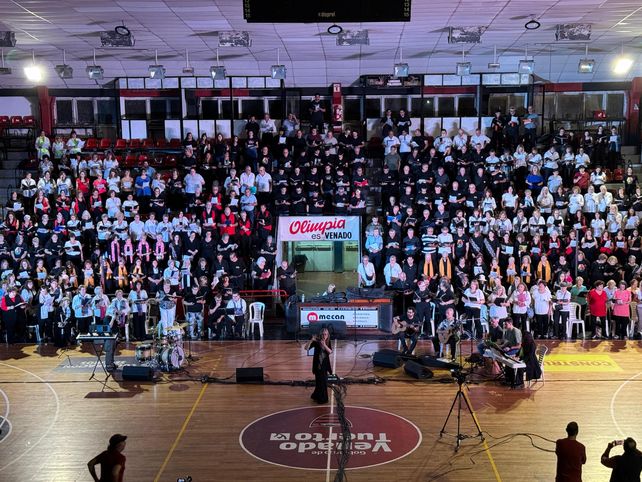 6Más de 560 coreutas de todo el departamento General López participaron de Surcanta 4 este domingo en Venado Tuerto