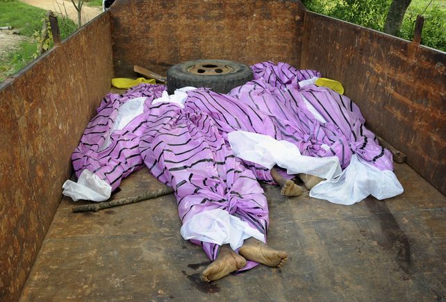 Las víctimas del linchamiento ocurrido hoy en la India. (Foto: Reuters)