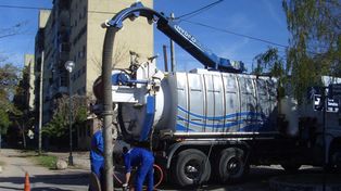 Se destinarán más de $1.800 millones para obras de agua y cloacas en barrios de Santa Fe.