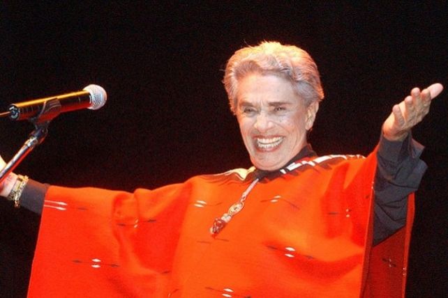Se agrava cada vez más la salud de la cantante mexicana Chavela Vargas