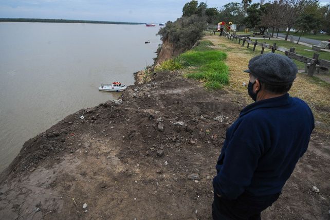Una de las últimas búsquedas, en la ribera de San Lorenzo.