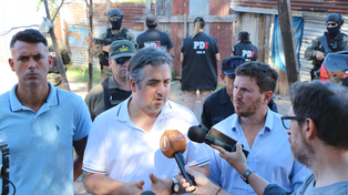 Carbone, Cococcioni y Angelini, durante los allanamientos este sábado.