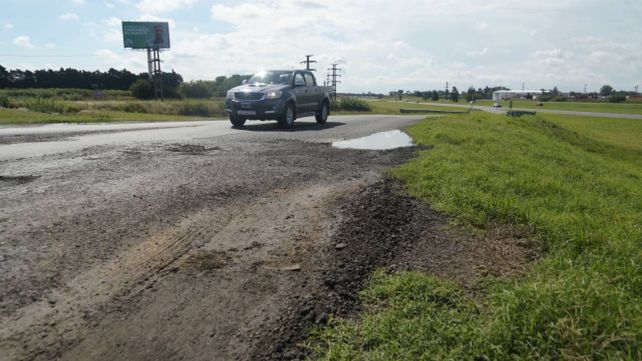 La autopista Rosario - Buenos Aires con un notable deterioro. Imagen de febrero de 2025